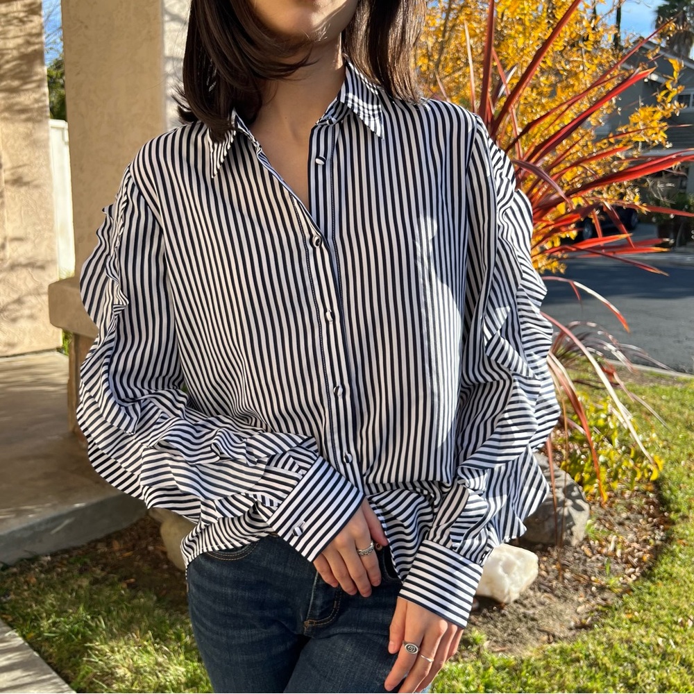 Banana Republic Dillon Stripe Ruffle Sleeve Blouse size XS - Picture 5 of 8